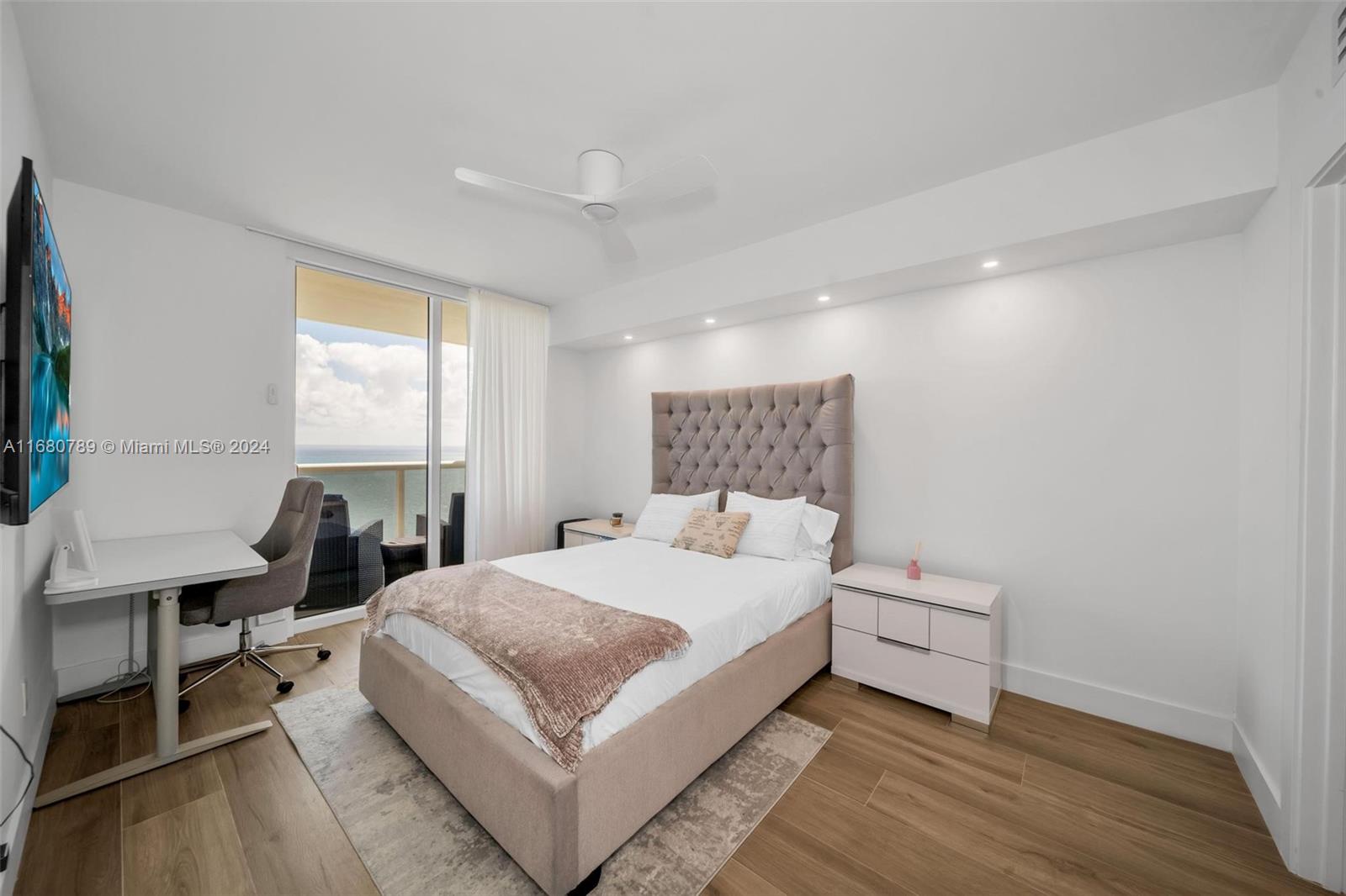 BEACH CLUB I - Residential