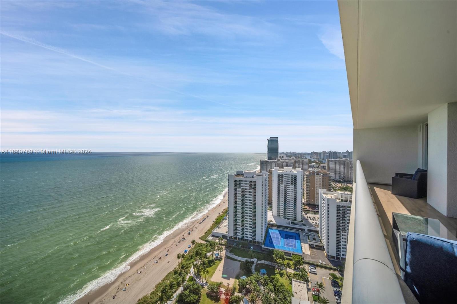 BEACH CLUB I - Residential