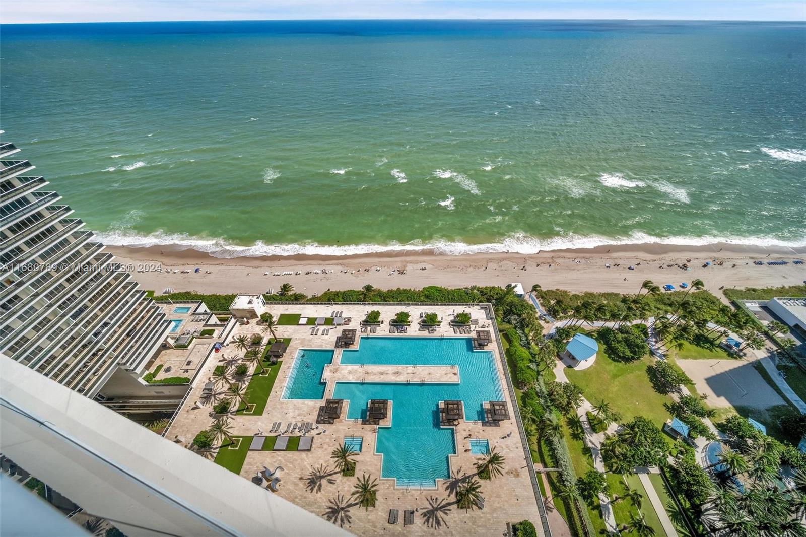 BEACH CLUB I - Residential
