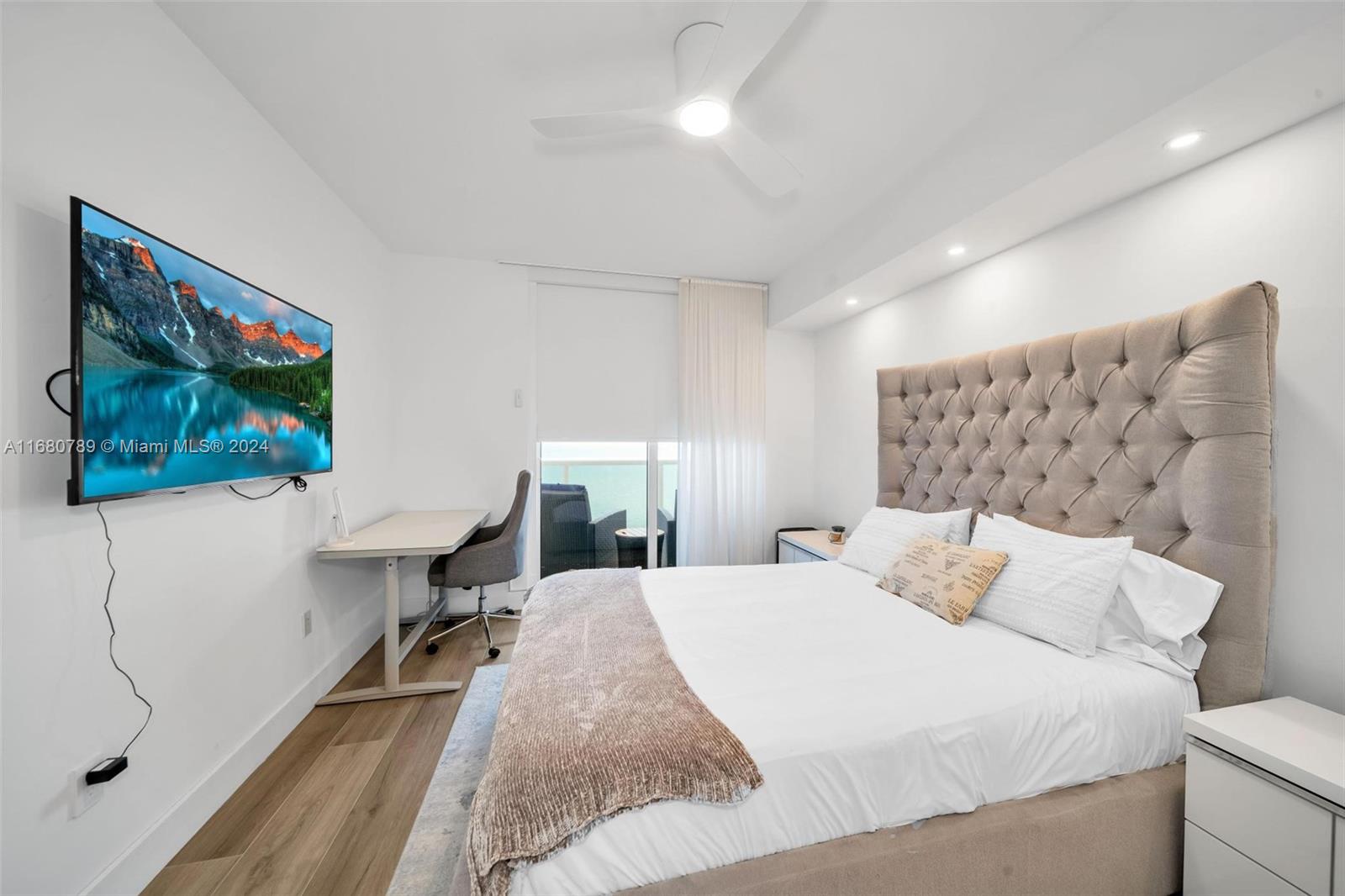BEACH CLUB I - Residential