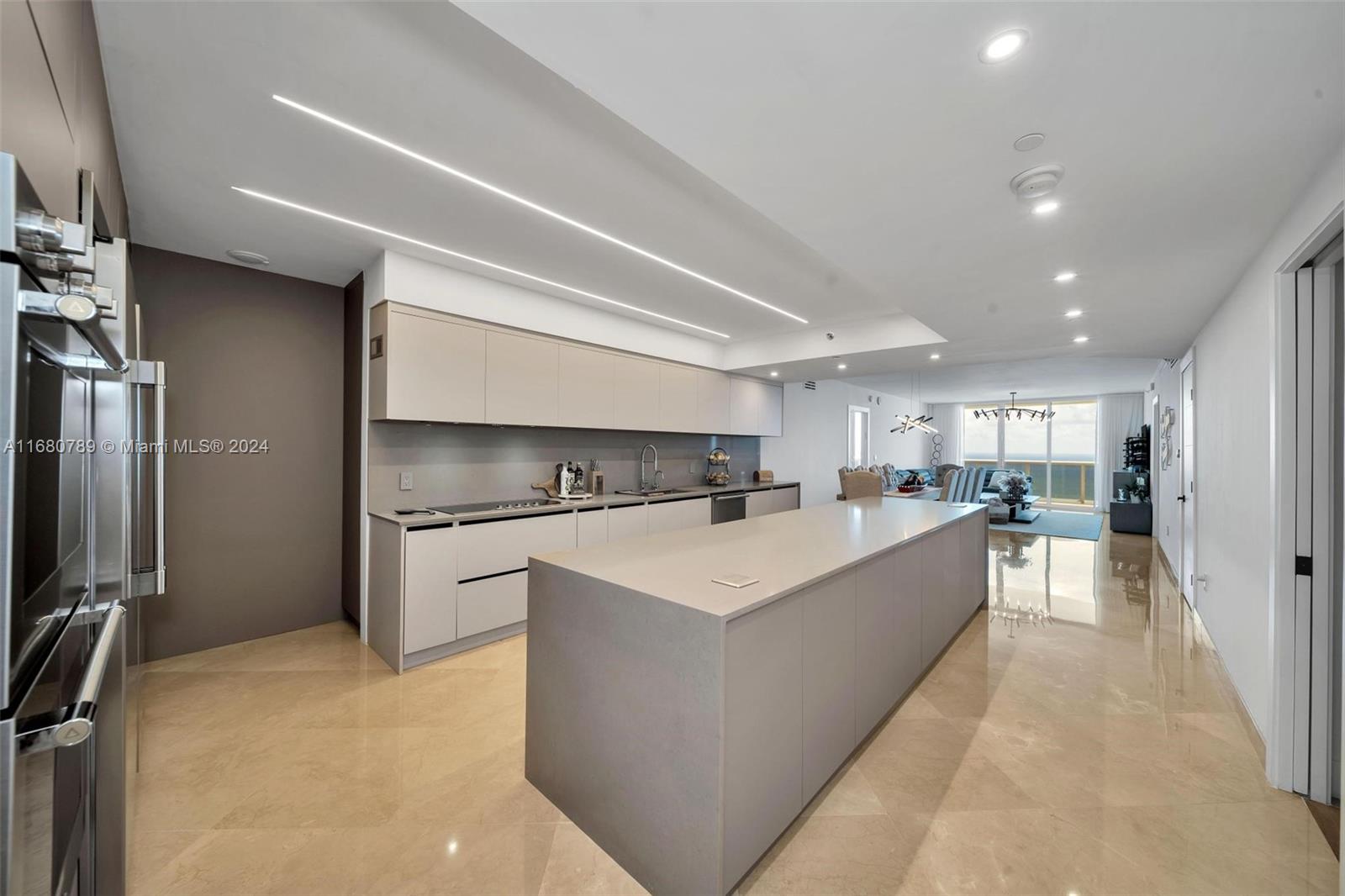 BEACH CLUB I - Residential