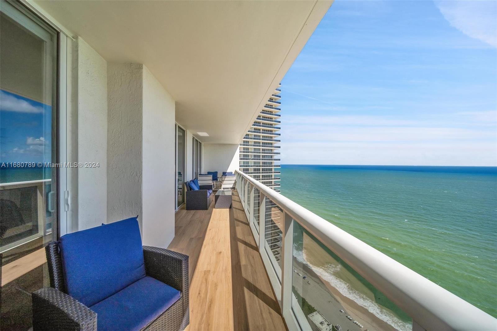 BEACH CLUB I - Residential
