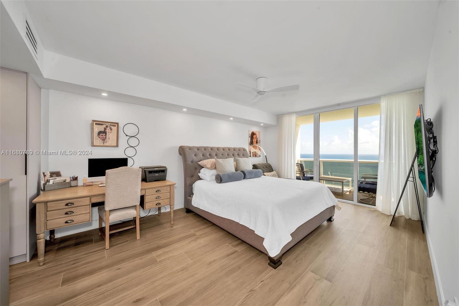 BEACH CLUB I - Residential