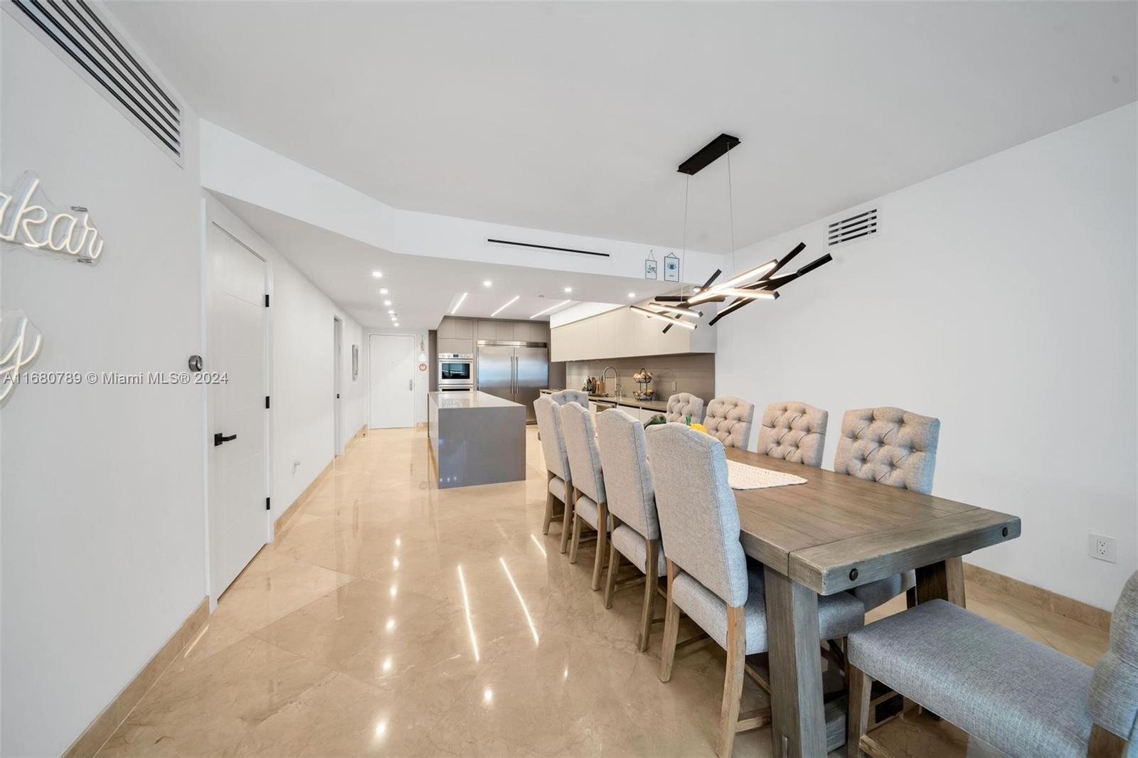 BEACH CLUB I - Residential