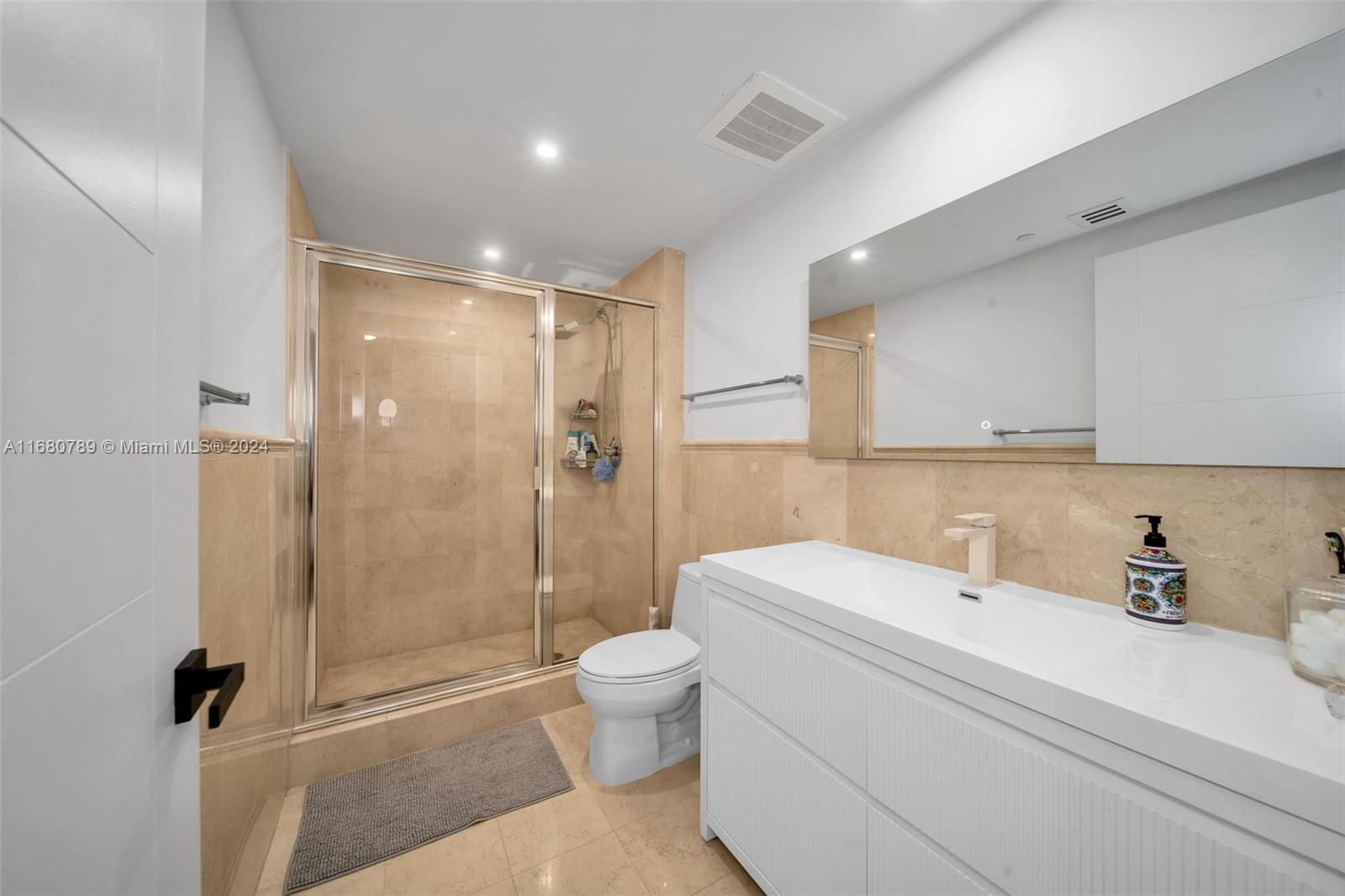 BEACH CLUB I - Residential