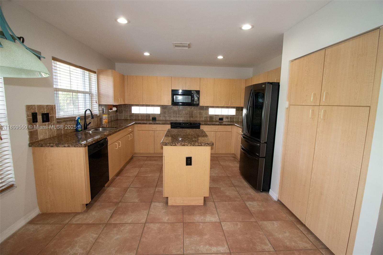 WYNDHAM LAKES NORTH - Residential