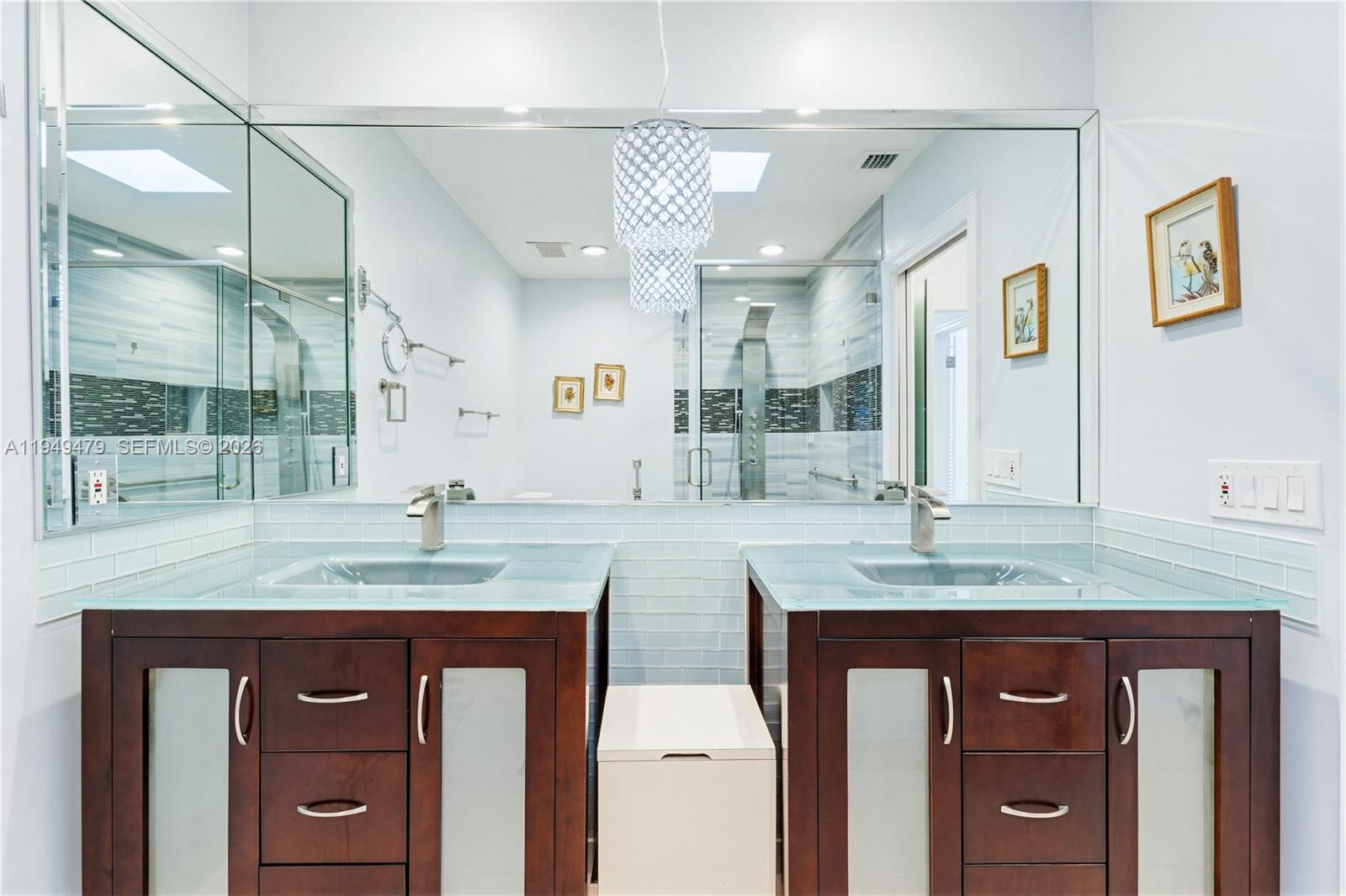 CORAL GARDENS - Residential