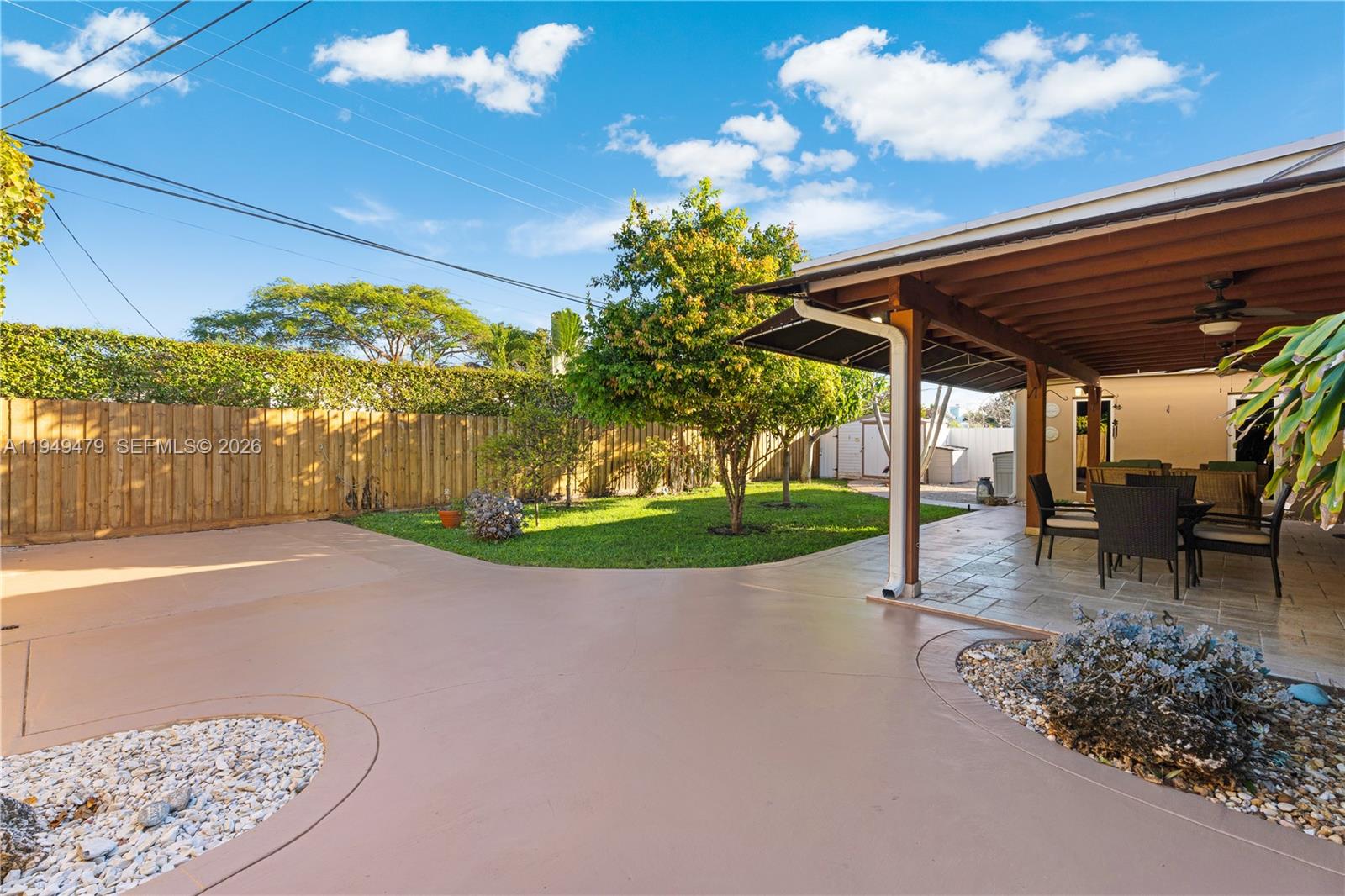 CORAL GARDENS - Residential