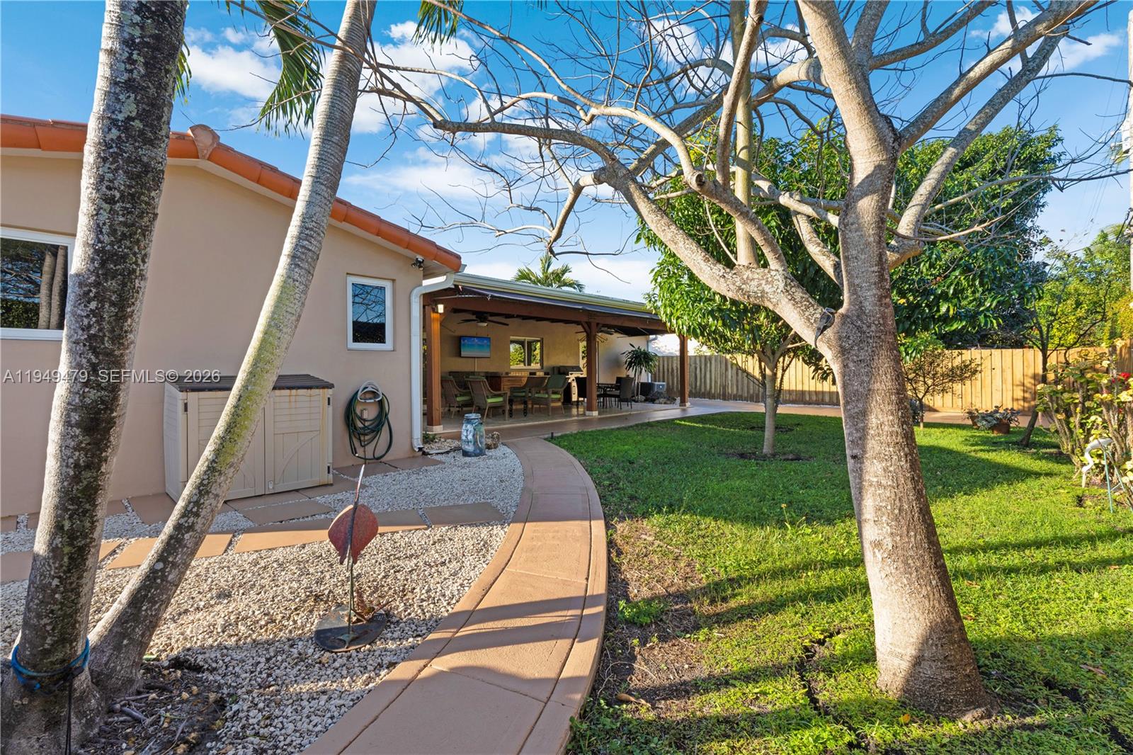 CORAL GARDENS - Residential