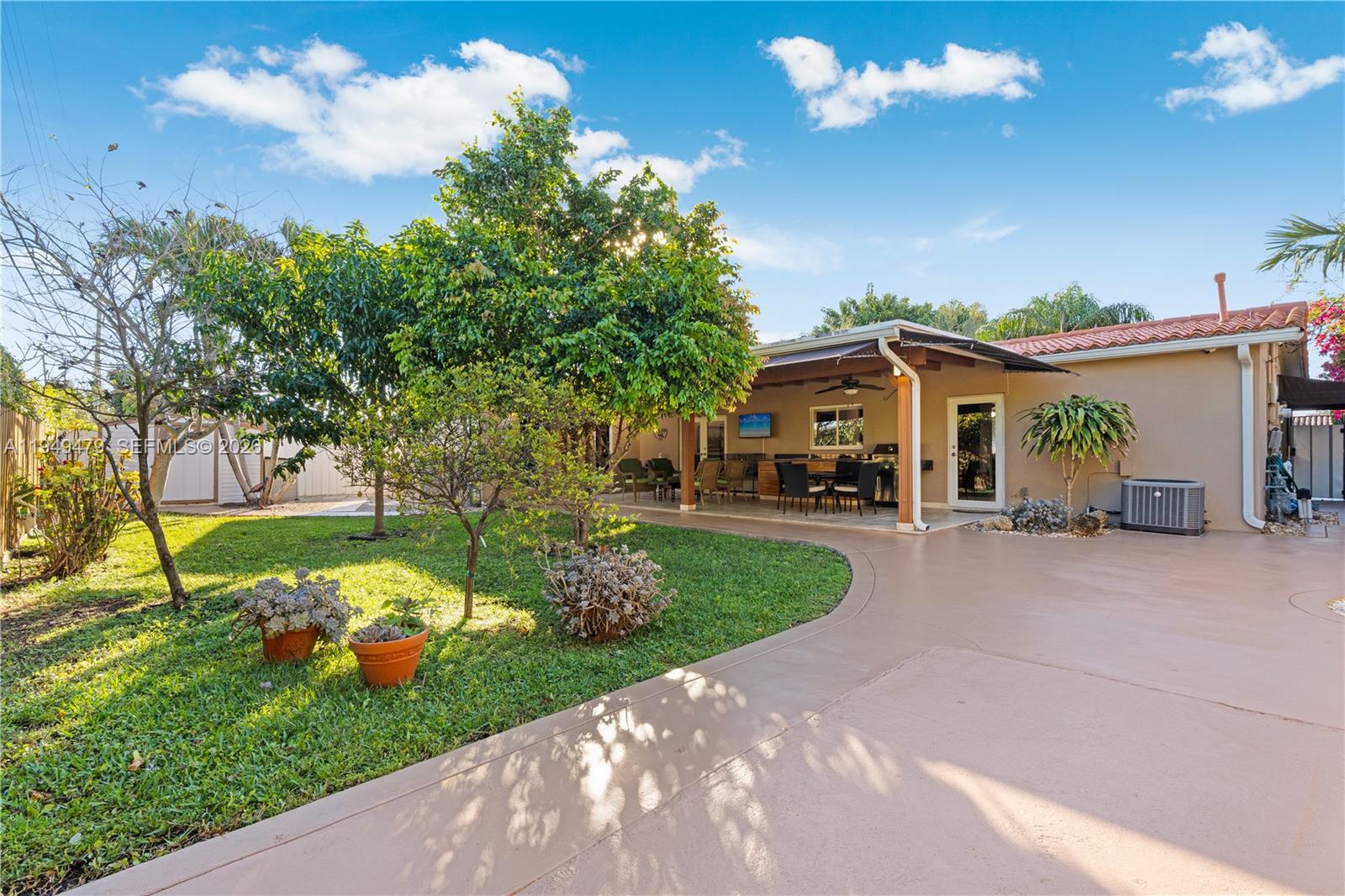 CORAL GARDENS - Residential