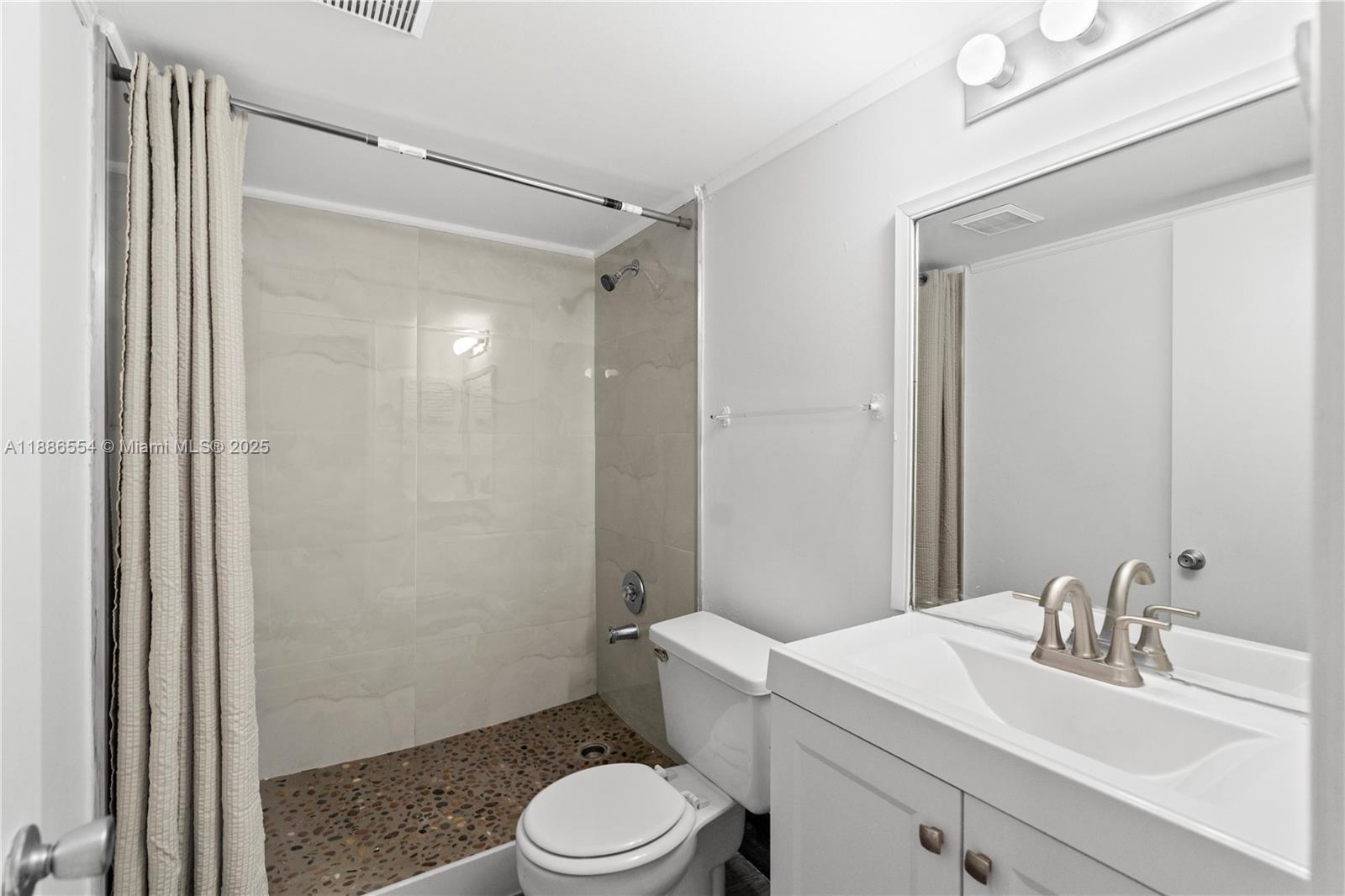 NEW HAMPTON AT CENTURY VI - Residential Lease