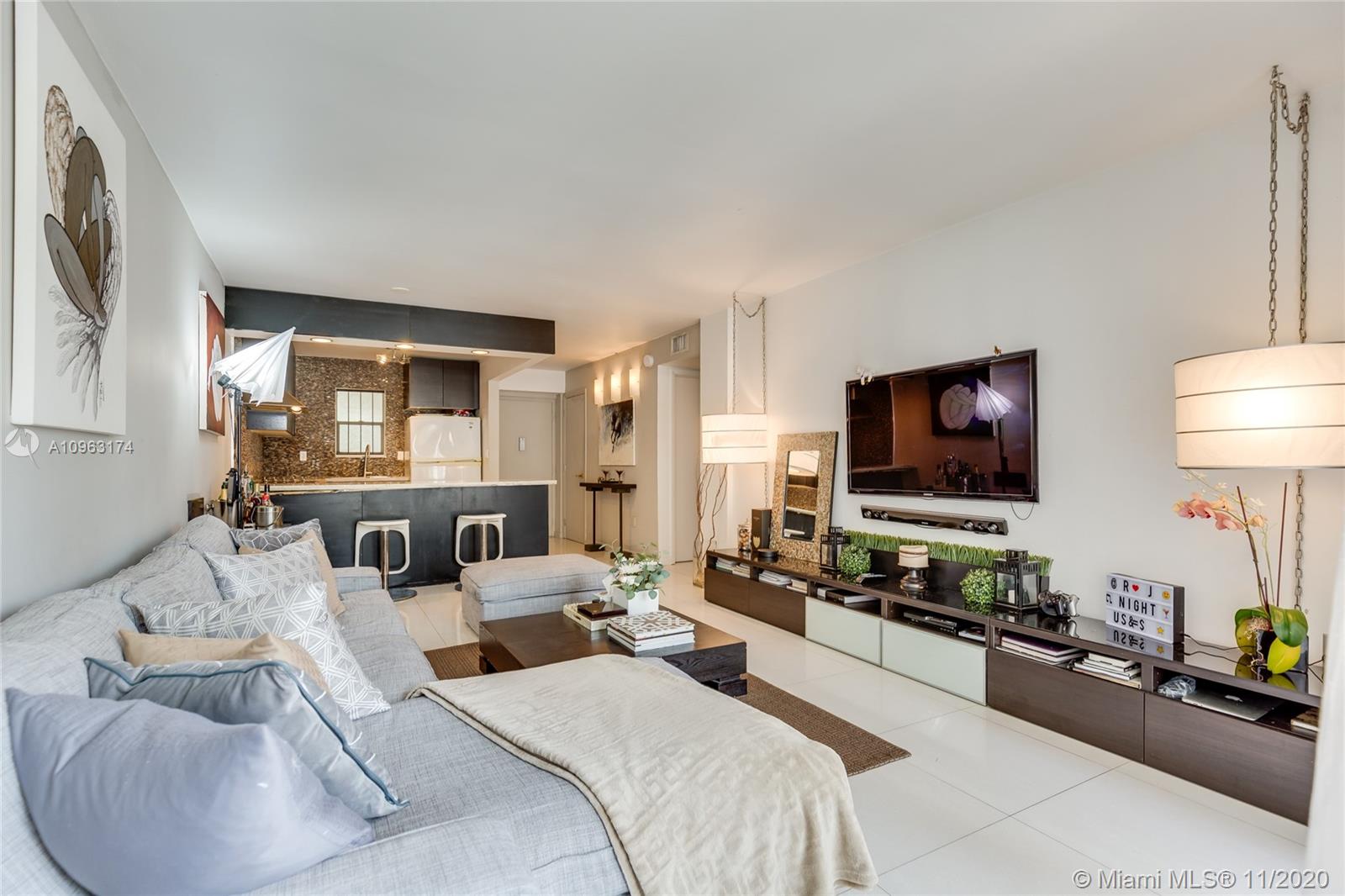 RIVIERA TOWERS CONDO - Residential