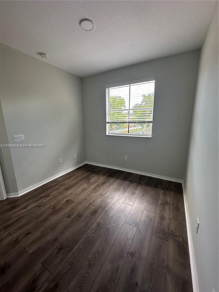 VILLAS AT HARBOR ISLES CO - Residential