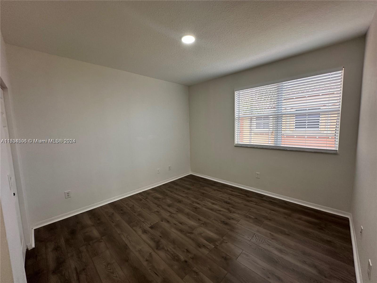 VILLAS AT HARBOR ISLES CO - Residential