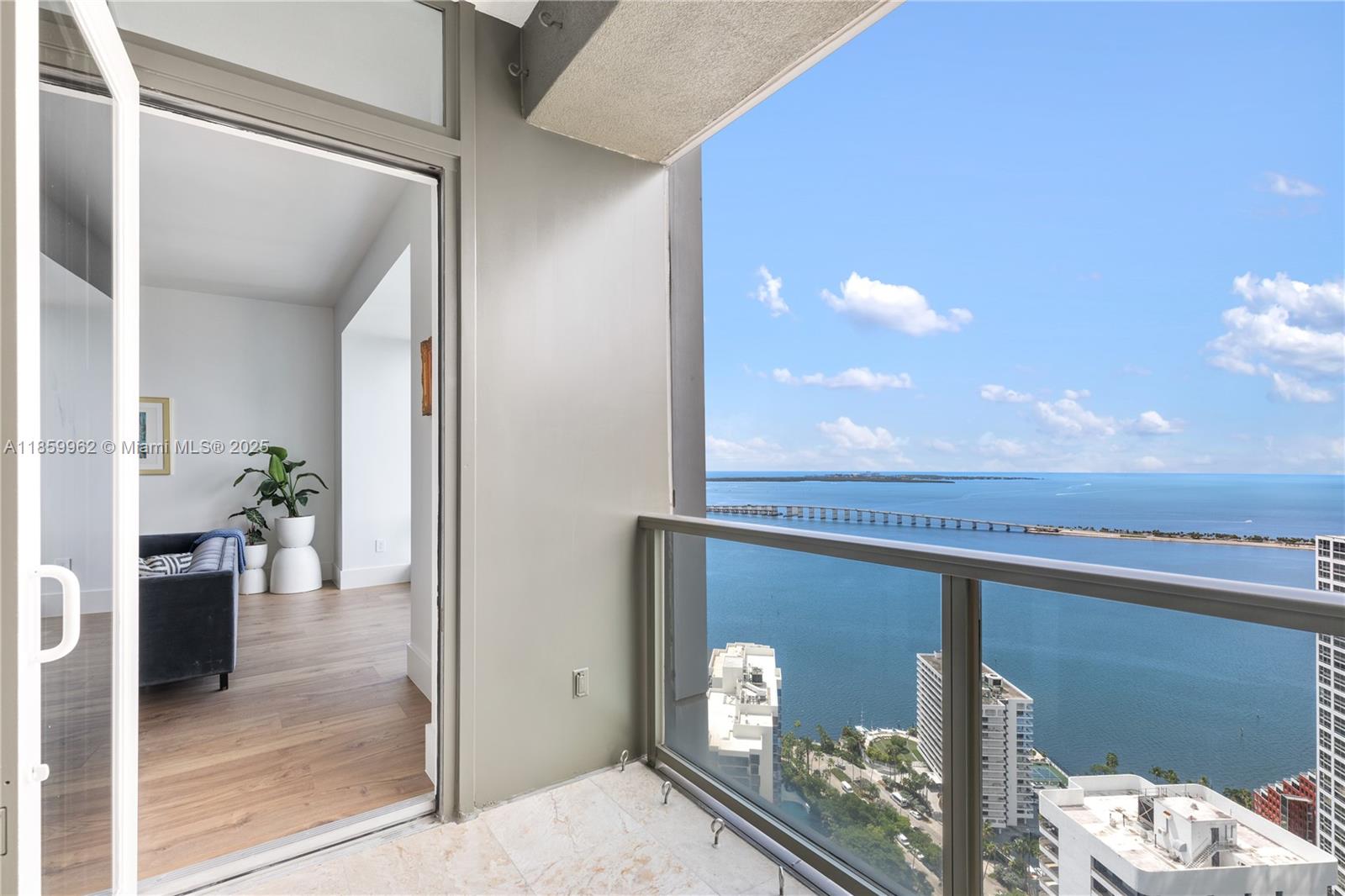 1425 Brickell Ave 41A