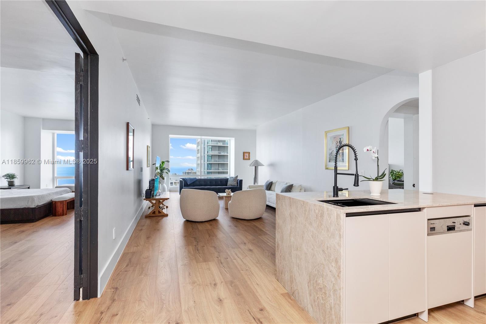 1425 Brickell Ave 41A