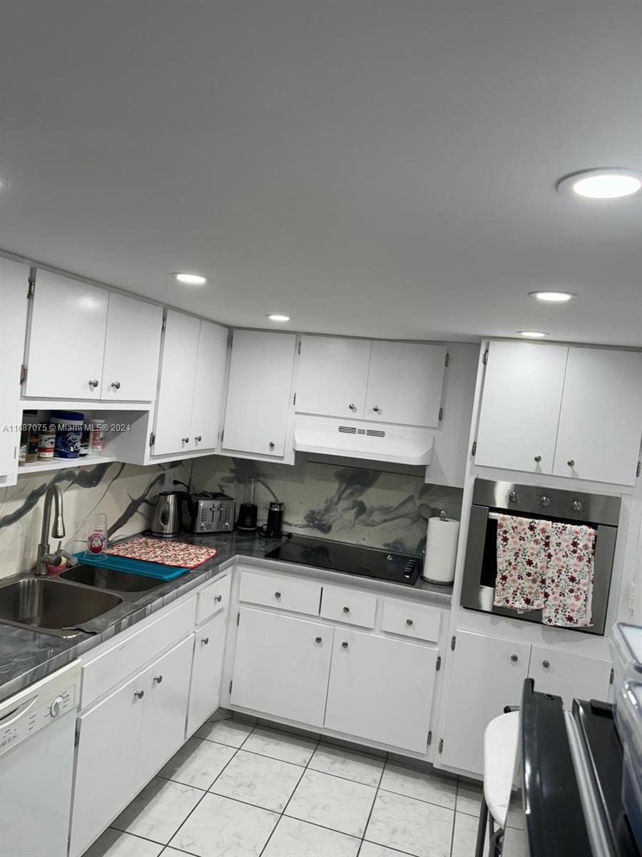 COASTAL TOWERS CONDO - Residential