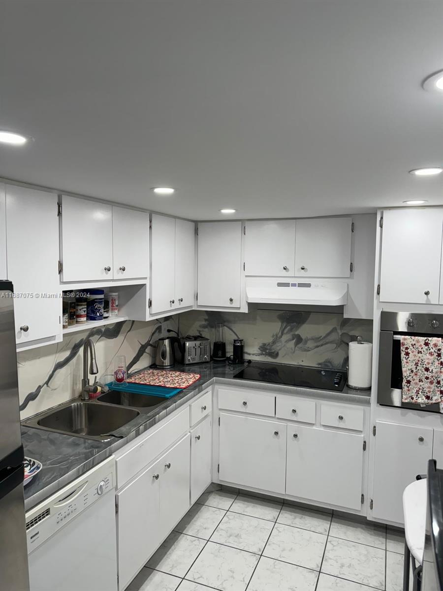 COASTAL TOWERS CONDO - Residential