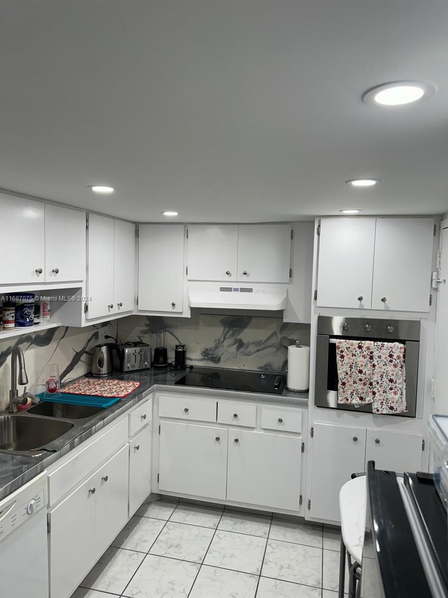 COASTAL TOWERS CONDO - Residential