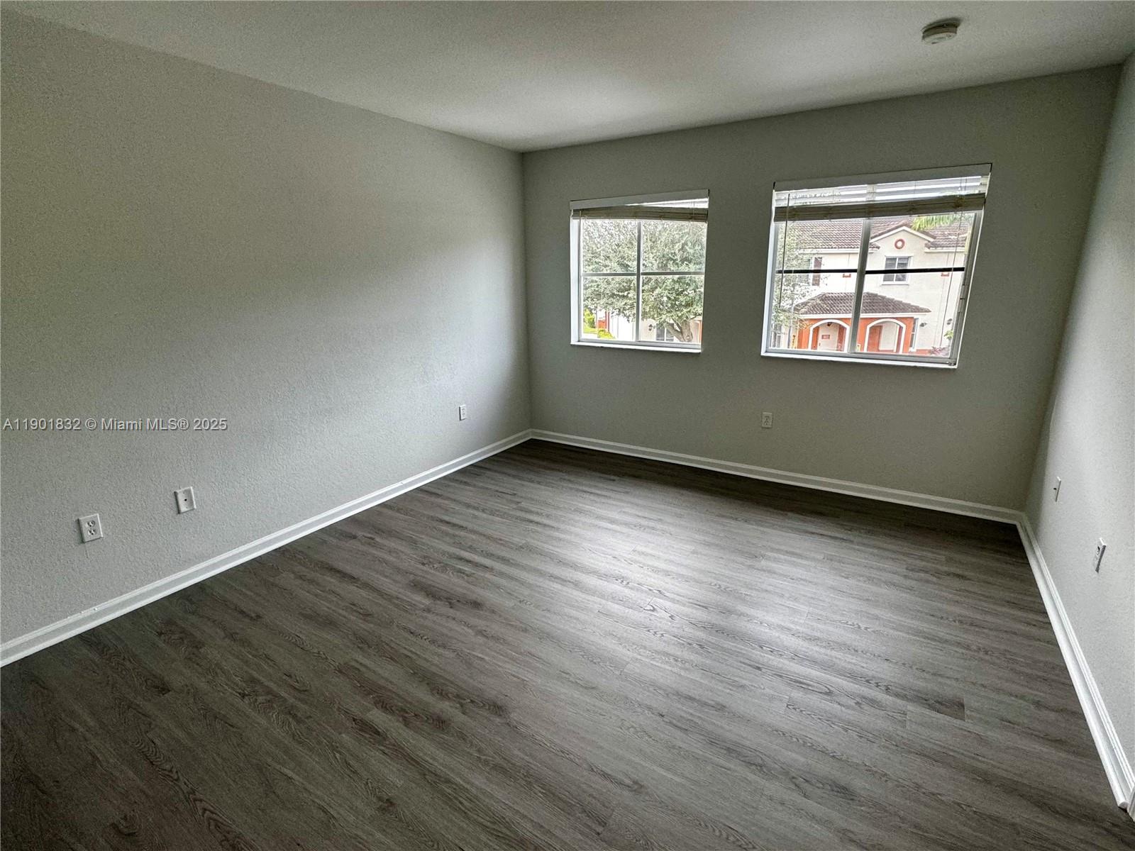 SOLABELLA CONDO - Residential