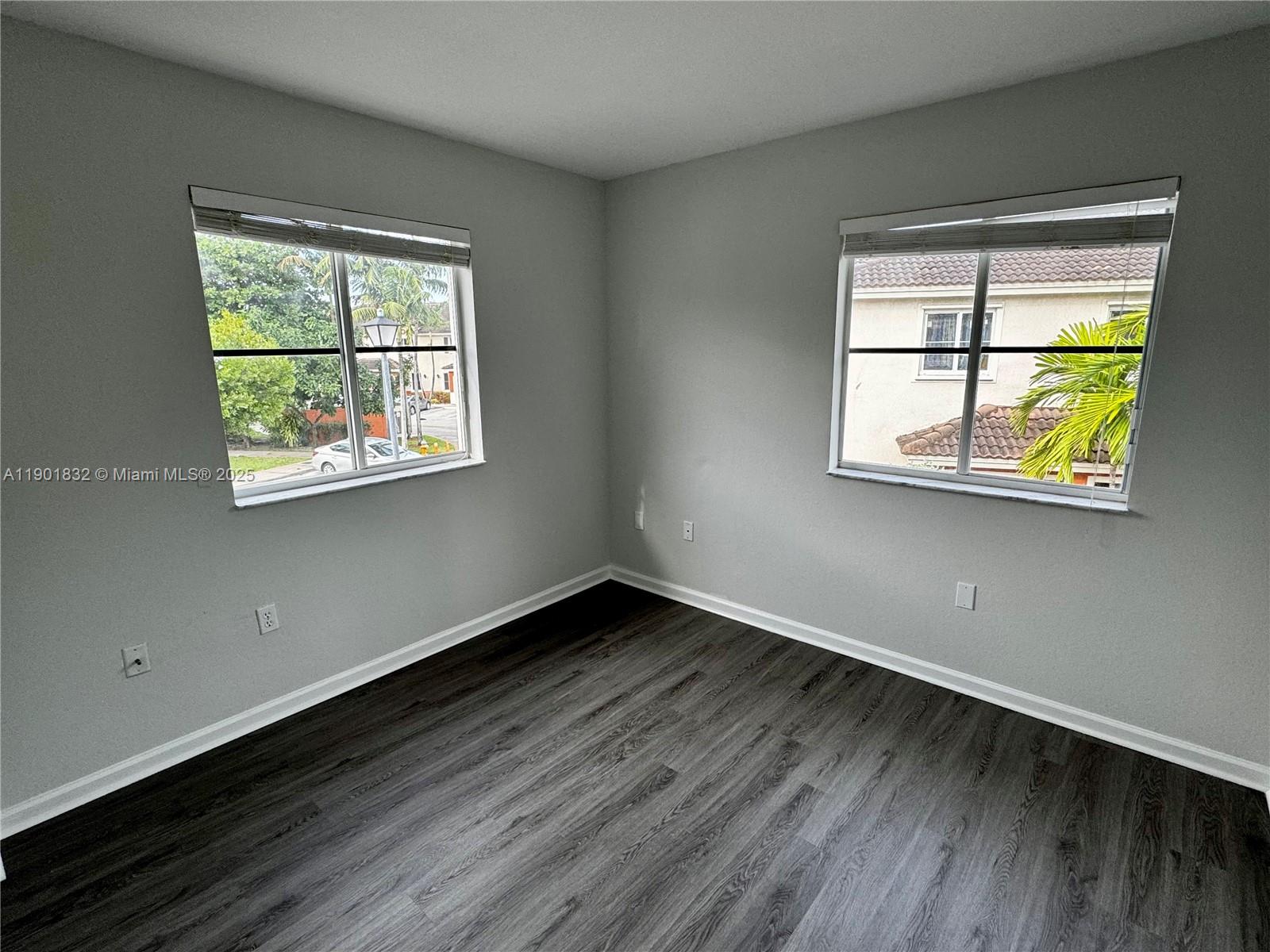 SOLABELLA CONDO - Residential