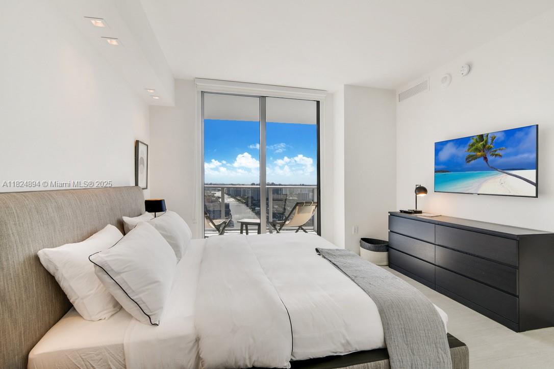 4010 SOUTH OCEAN CONDO HO - Residential Lease