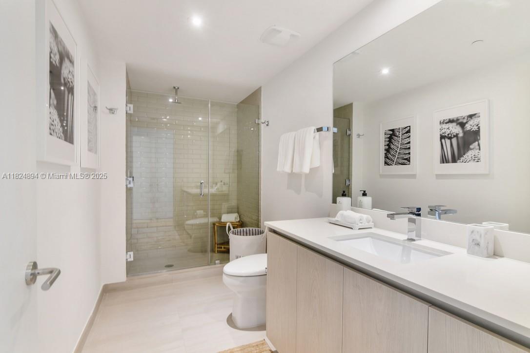 4010 SOUTH OCEAN CONDO HO - Residential Lease