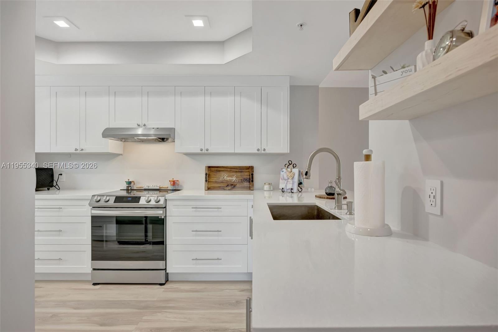 THE RESERVE OF PINECREST - Residential