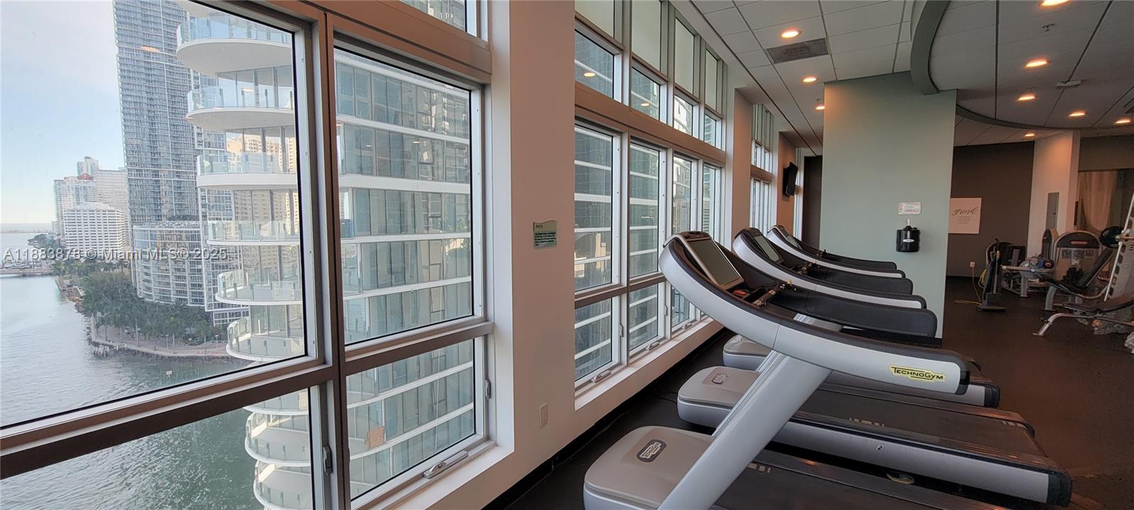 MET 1 CONDO - Residential