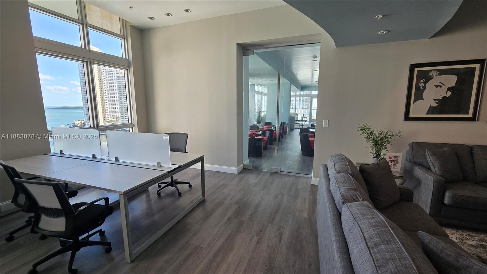 MET 1 CONDO - Residential