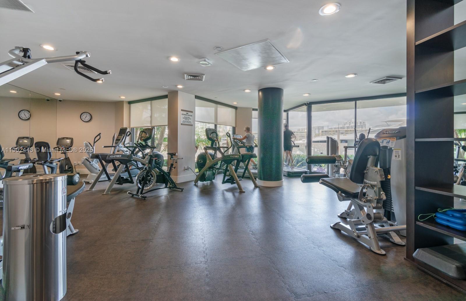 1000 ISL BLVD WILLIAMS IS - Residential