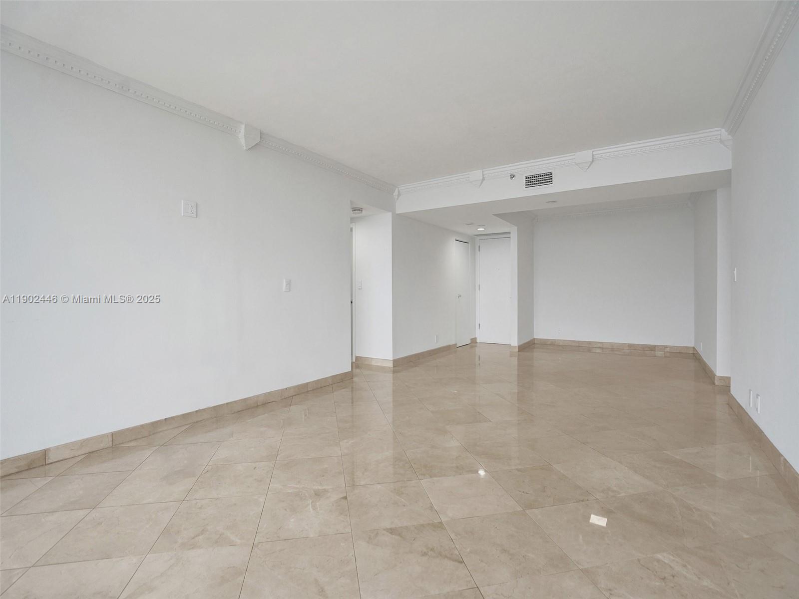 1000 W Island Blvd 1612