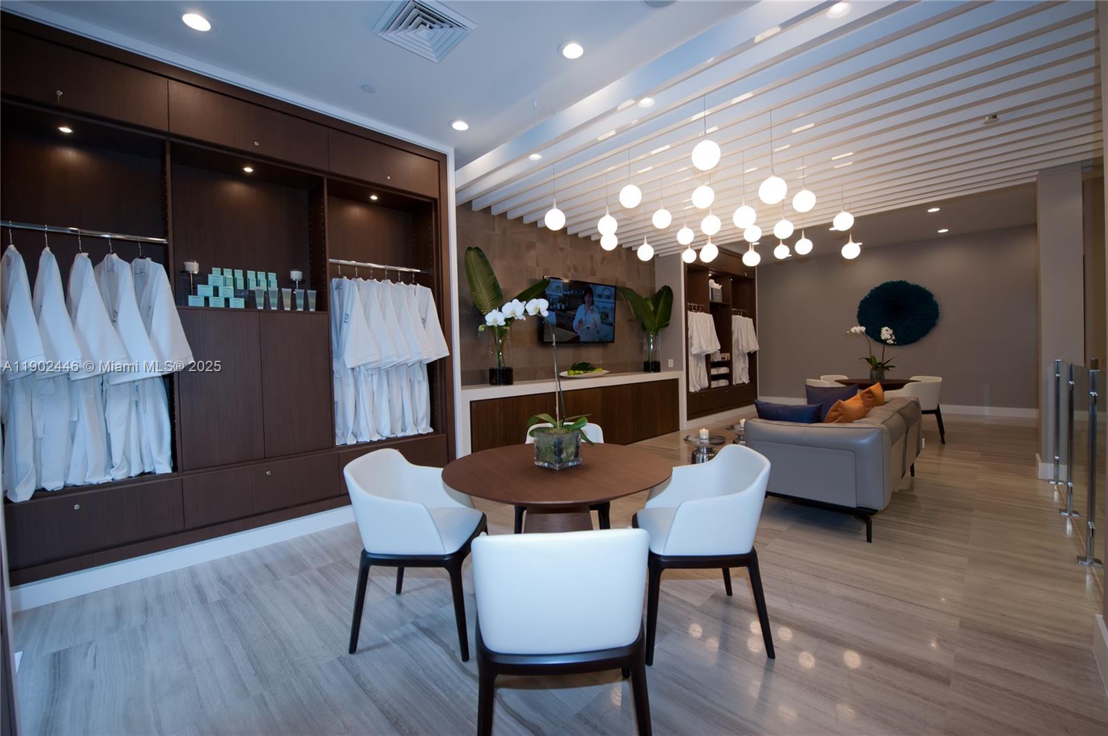 1000 ISL BLVD WILLIAMS IS - Residential