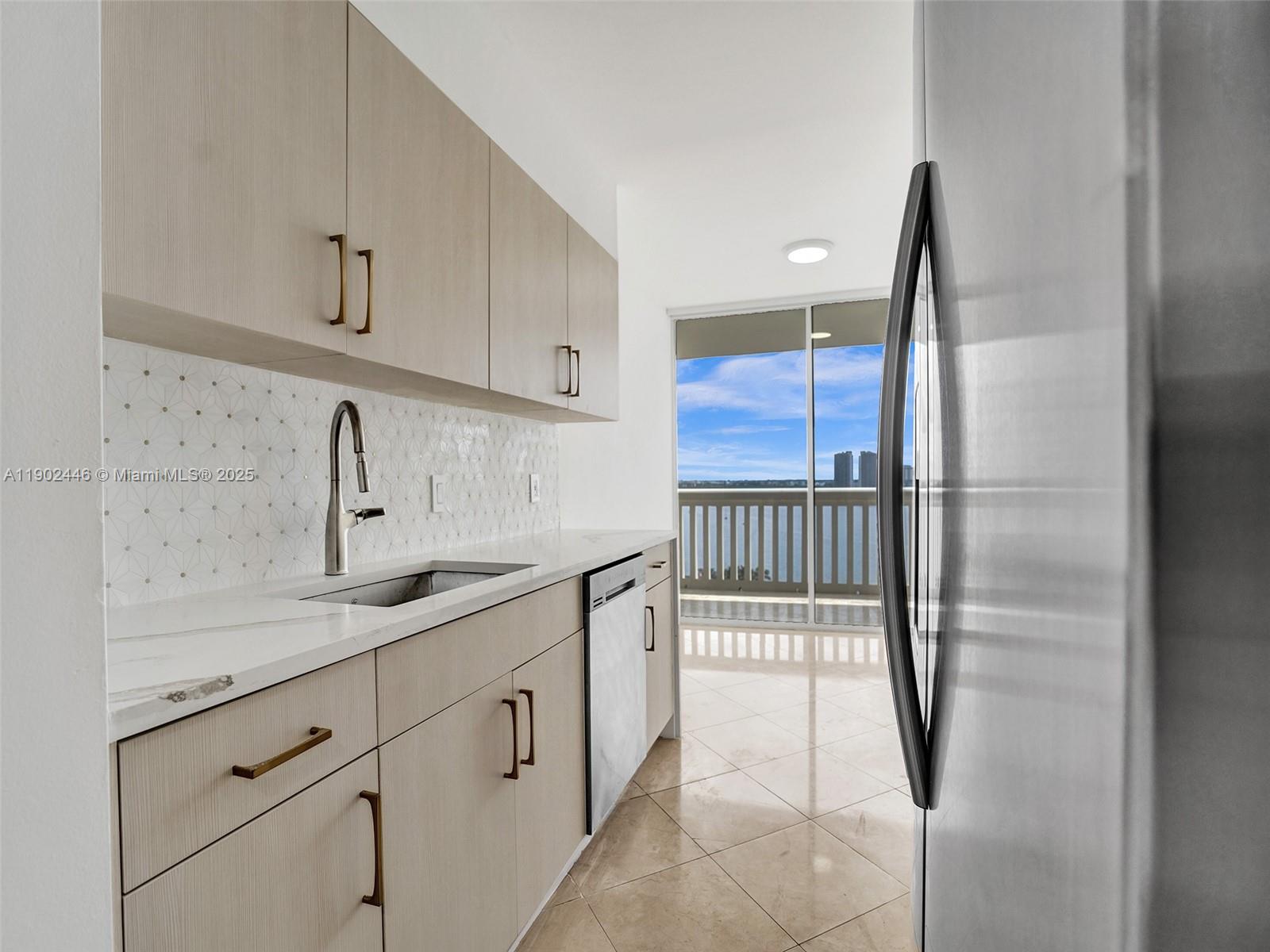 1000 ISL BLVD WILLIAMS IS - Residential