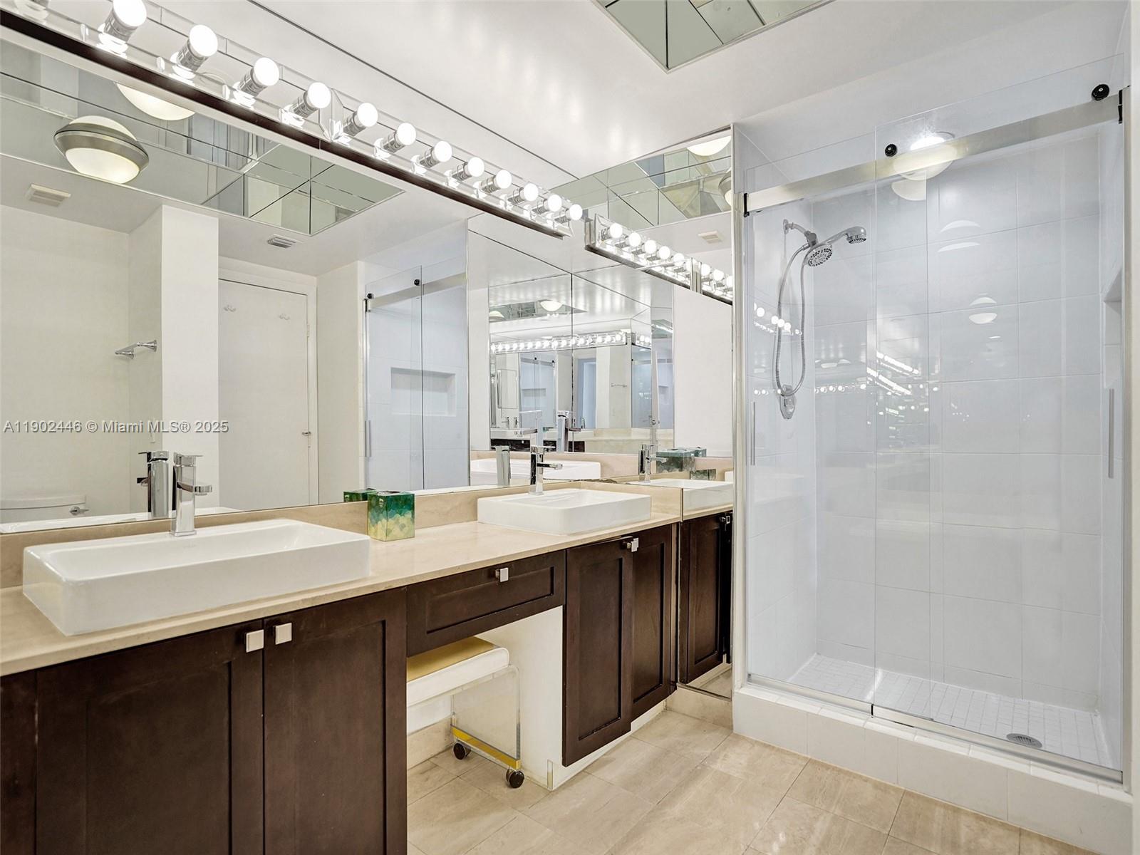 1000 ISL BLVD WILLIAMS IS - Residential