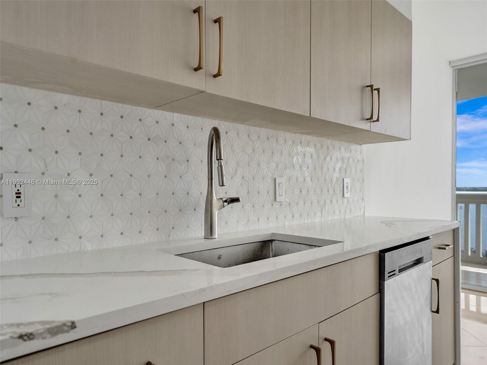 1000 ISL BLVD WILLIAMS IS - Residential