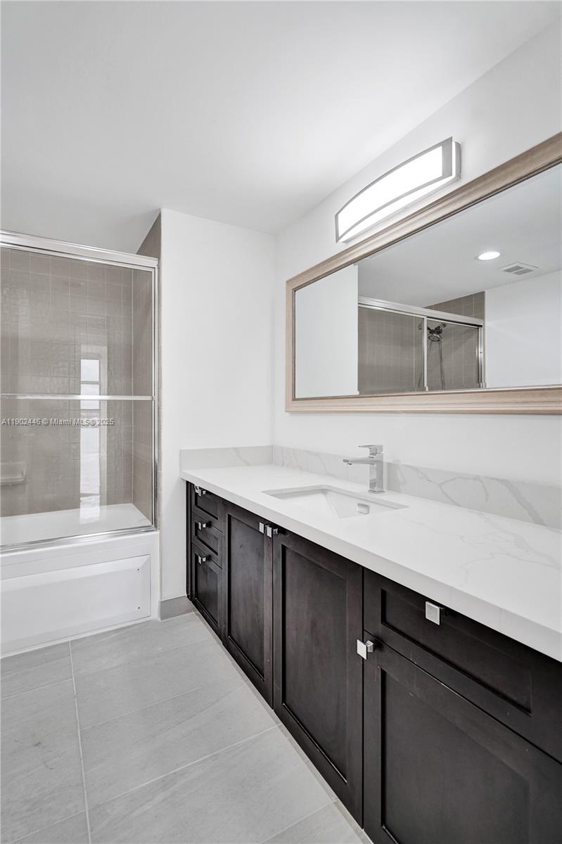 1000 ISL BLVD WILLIAMS IS - Residential