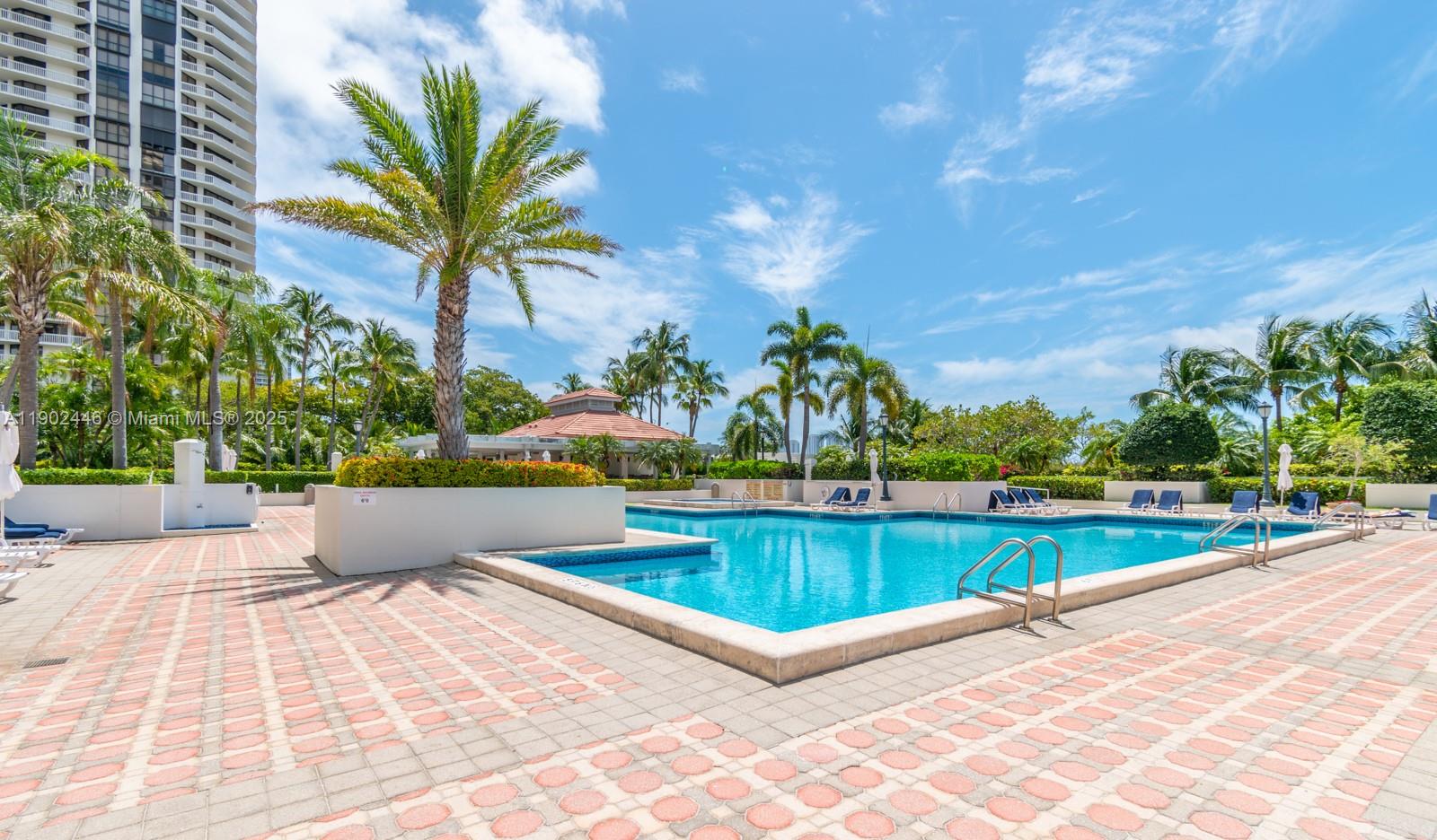 1000 ISL BLVD WILLIAMS IS - Residential