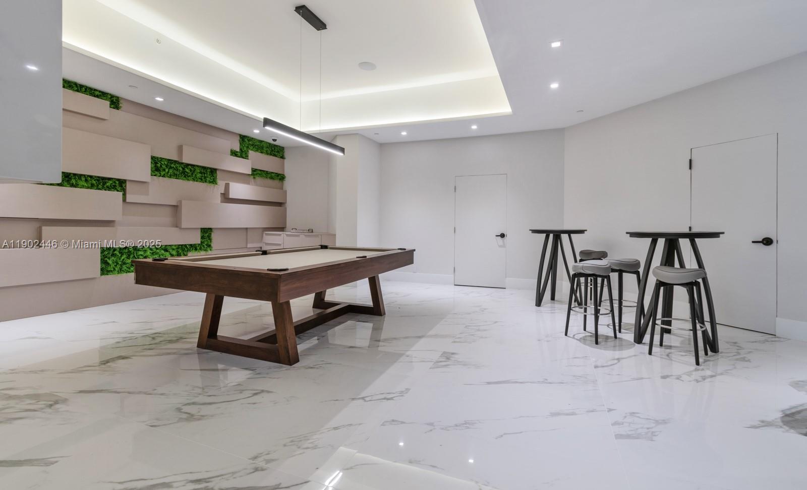 1000 ISL BLVD WILLIAMS IS - Residential