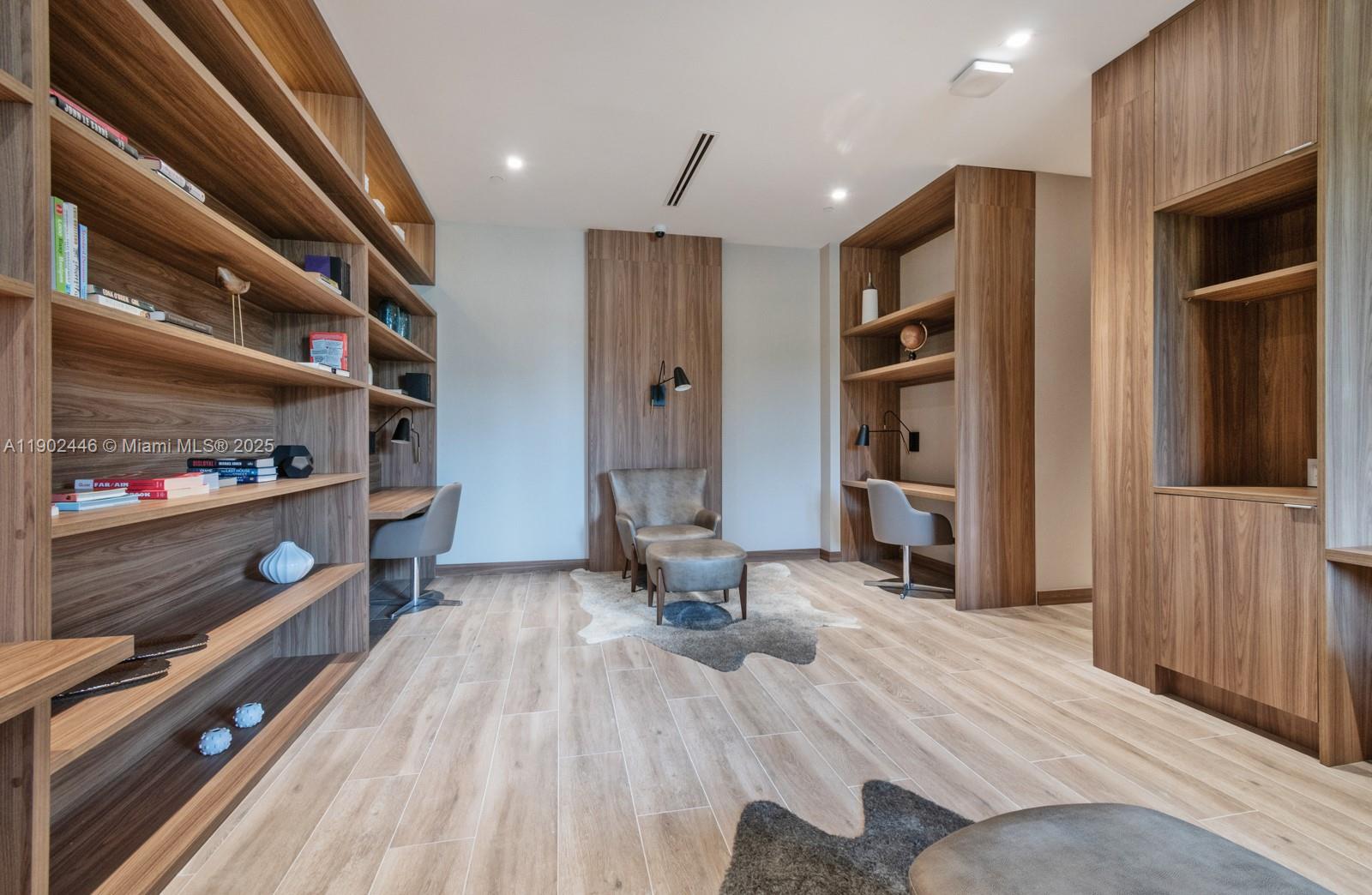 1000 ISL BLVD WILLIAMS IS - Residential