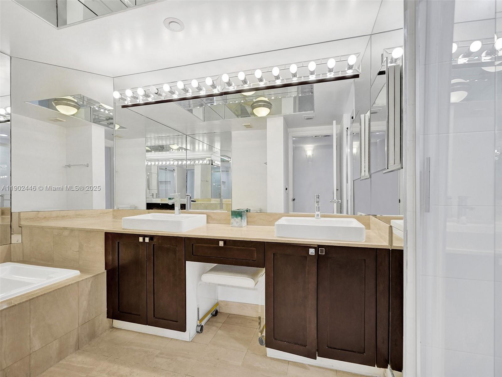 1000 ISL BLVD WILLIAMS IS - Residential