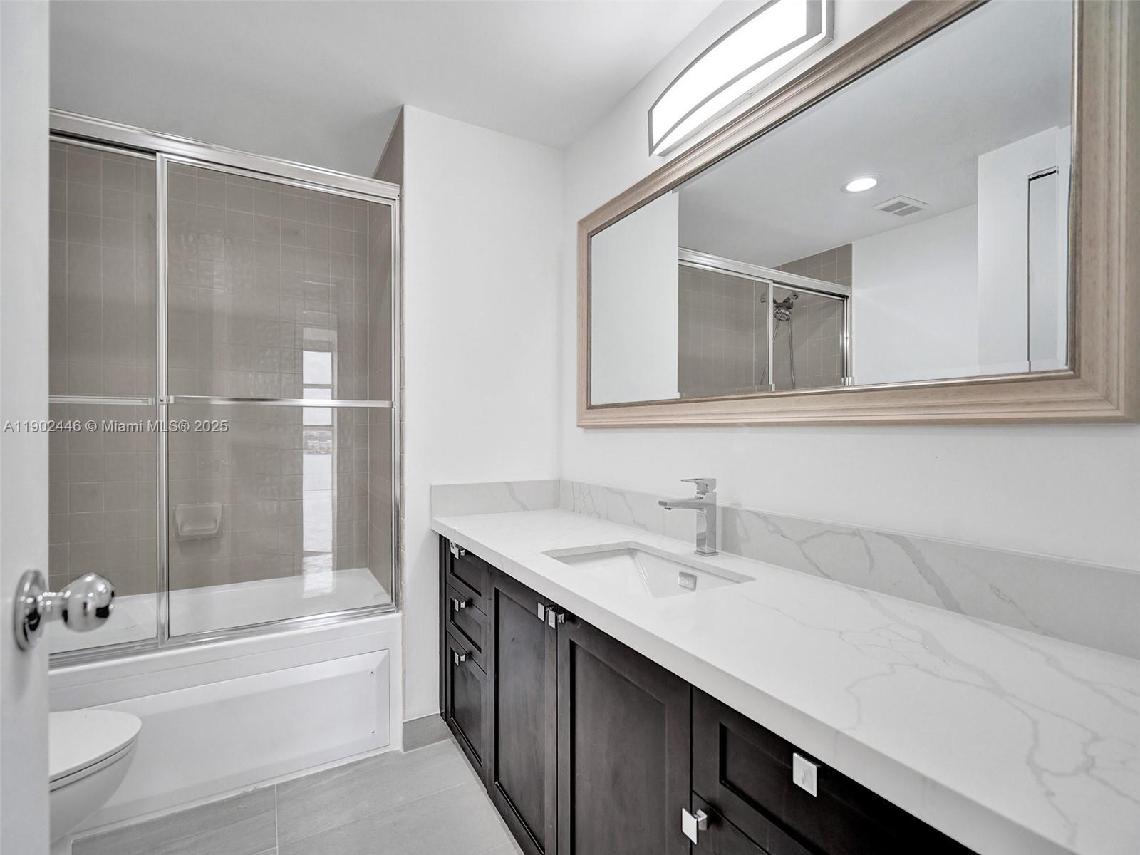 1000 ISL BLVD WILLIAMS IS - Residential