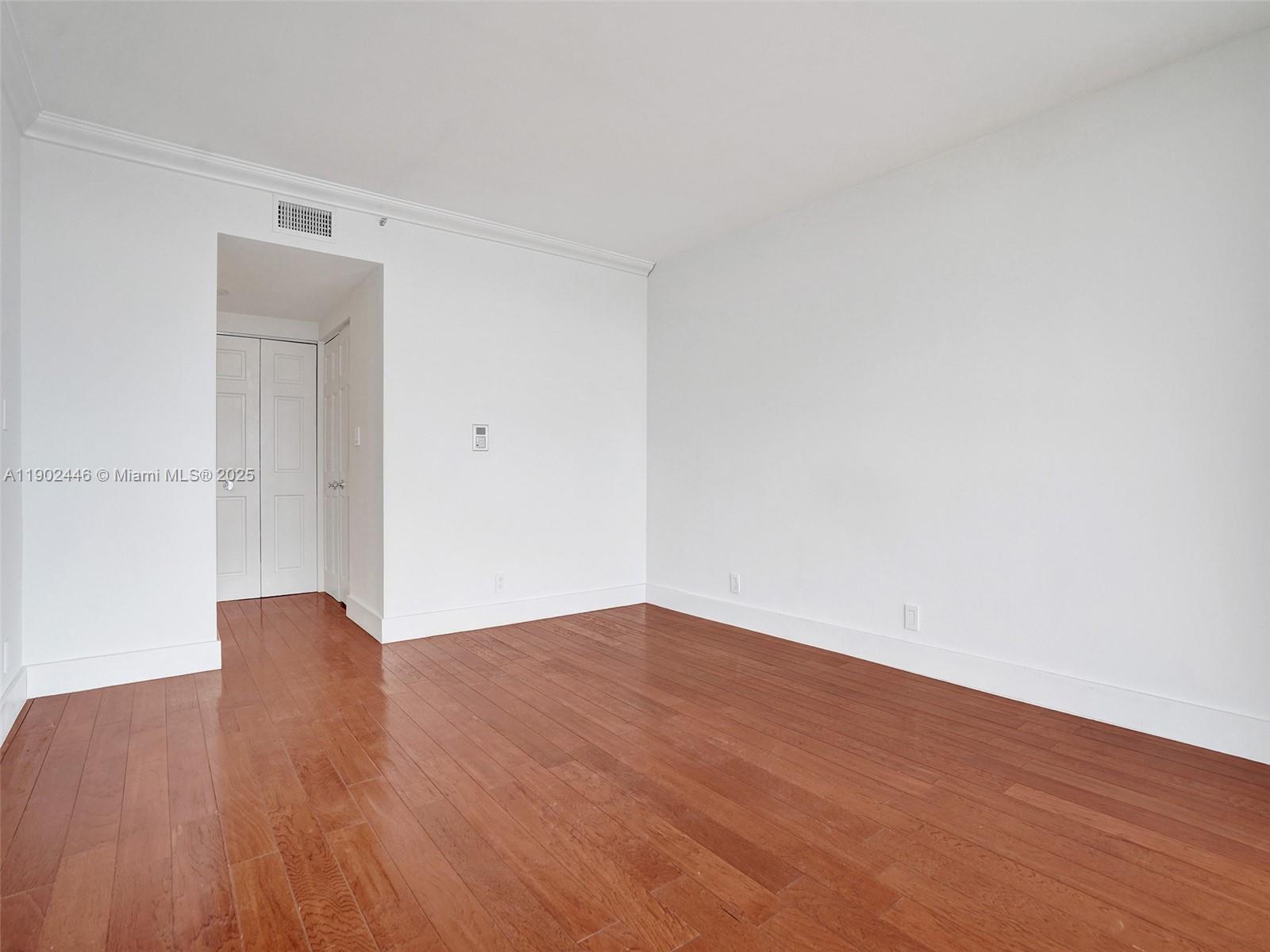 1000 ISL BLVD WILLIAMS IS - Residential