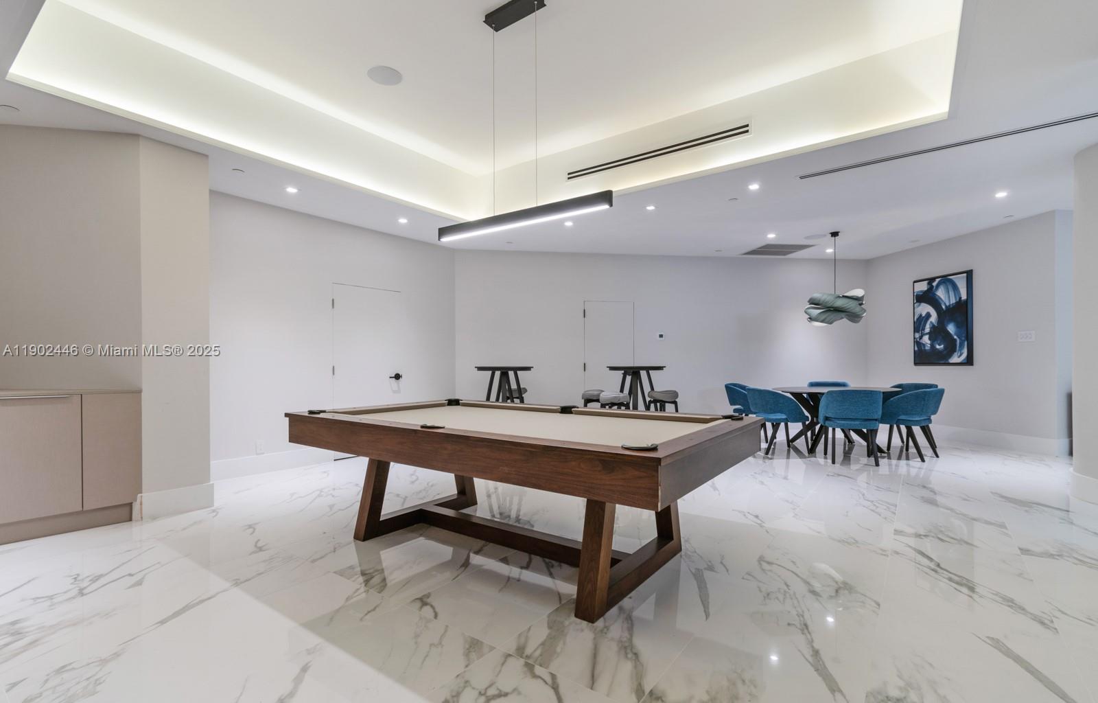 1000 ISL BLVD WILLIAMS IS - Residential