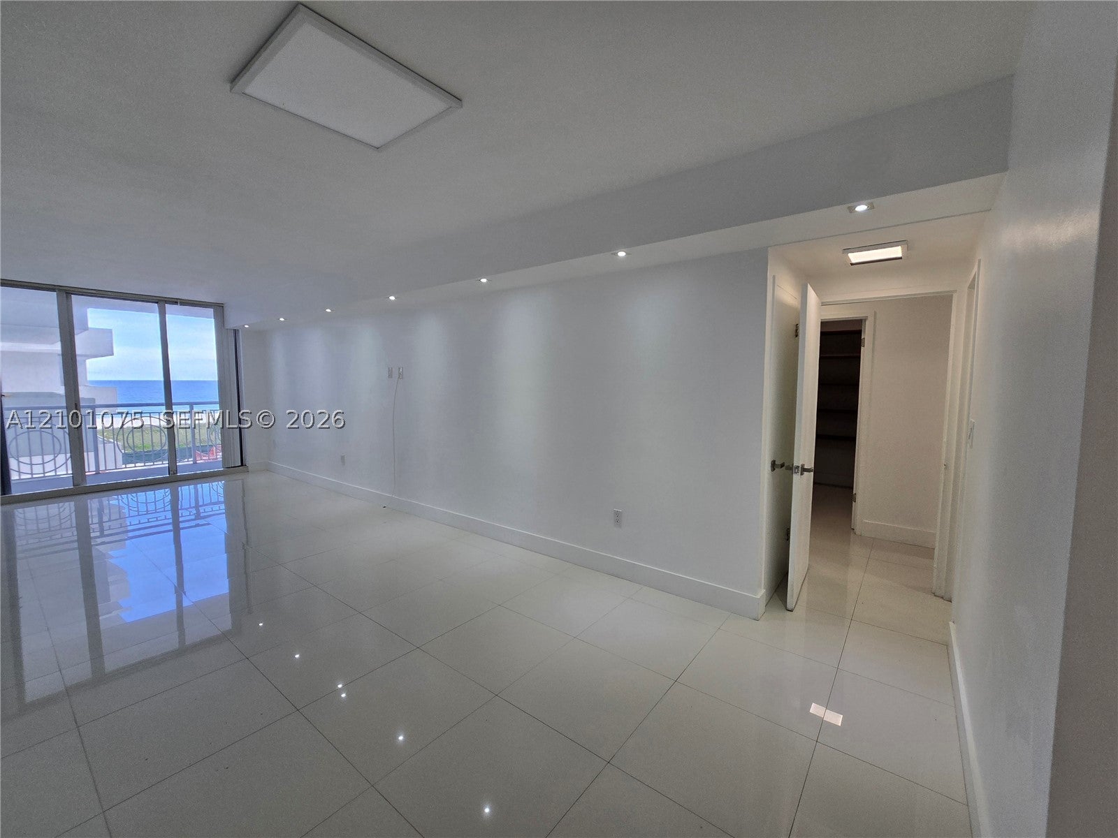 5825 Collins Ave J4