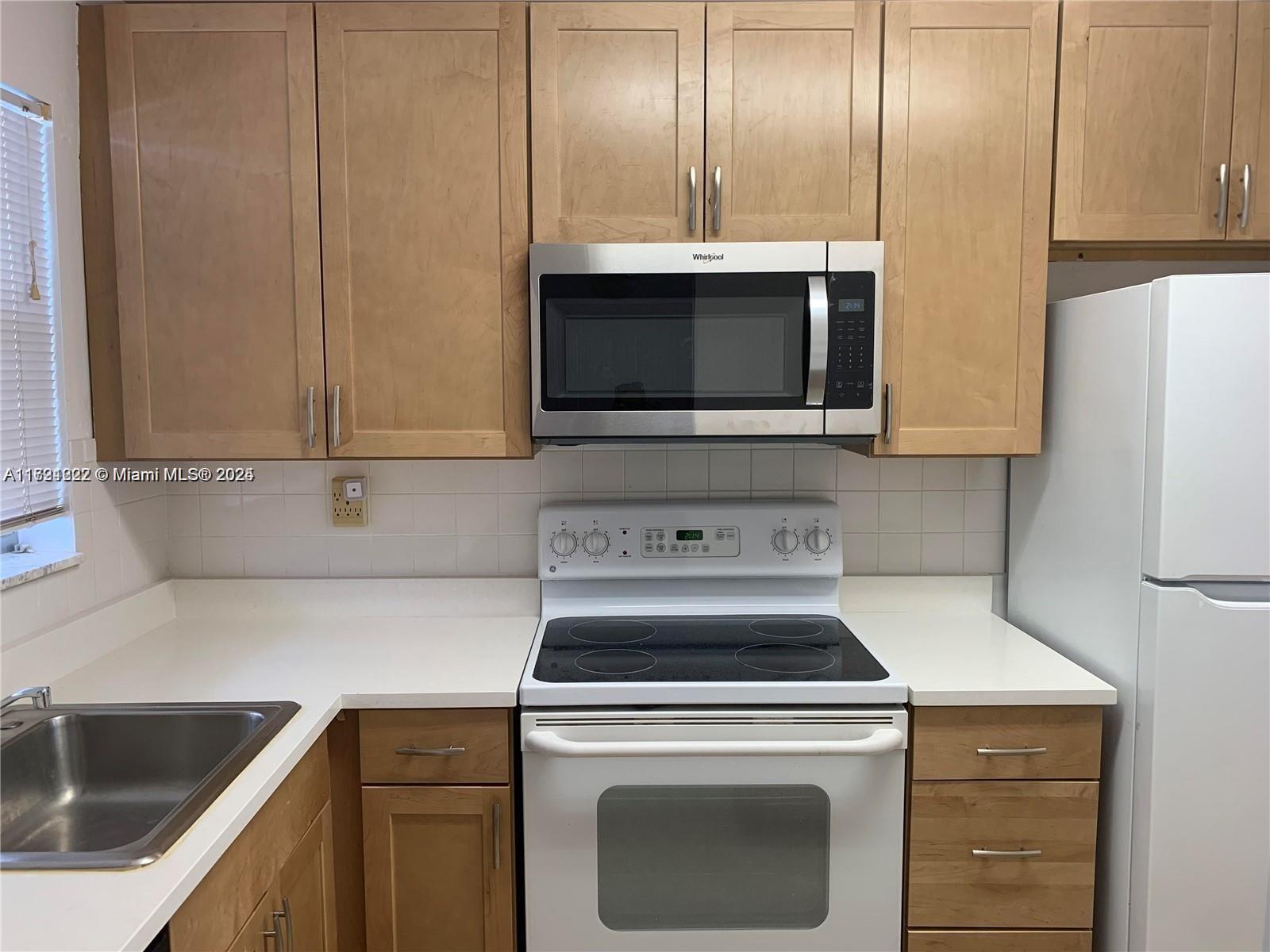 8435 Sunrise Lakes Blvd 104, Sunrise, Miami-Dade County, Florida - 2 Bedrooms  
2 Bathrooms - 