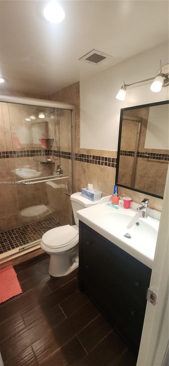 HEMISPHERES CONDO OCEAN SO - Residential Lease