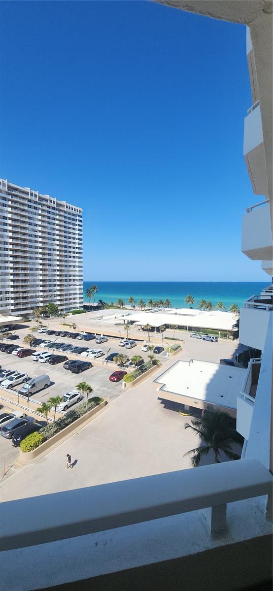 HEMISPHERES CONDO OCEAN SO - Residential Lease