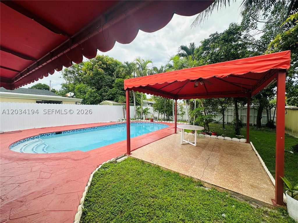 Photo of 1215 S 24th Ave #0, Hollywood, FL 33020 (MLS # A12034194)