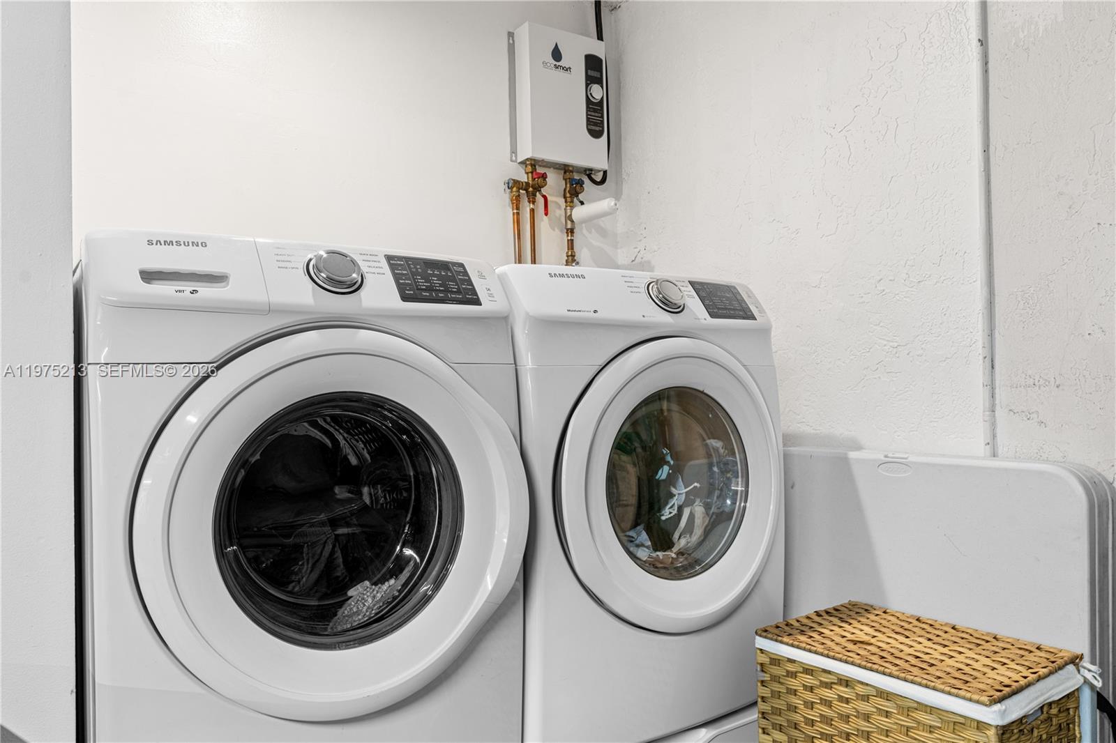 CHAPEL TRAIL REPLAT - Residential